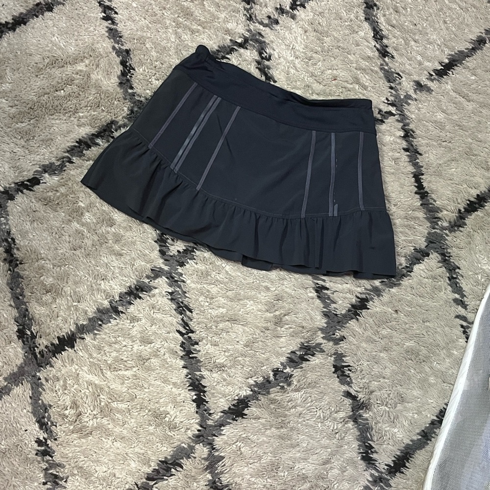 Athleta Take Off Skort in Dark Gray (Size 6) - Picture 2 of 11